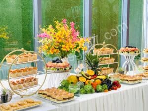 Món ăn được tuyển chọn kỹ càng, đảm bảo an toàn và dễ dùng cho mọi khách mời.