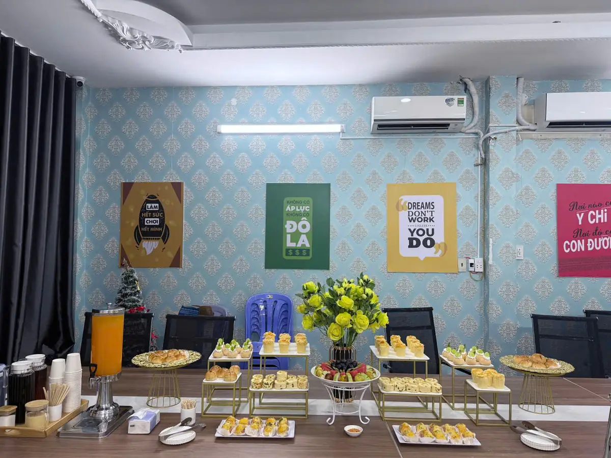 Đặt tiệc teabreak Quận 5 với menu bánh dễ chọn